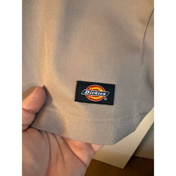 Men's Dickies Khaki Loose Fit Long Shorts 48 inch waist - Picture 3 of 5